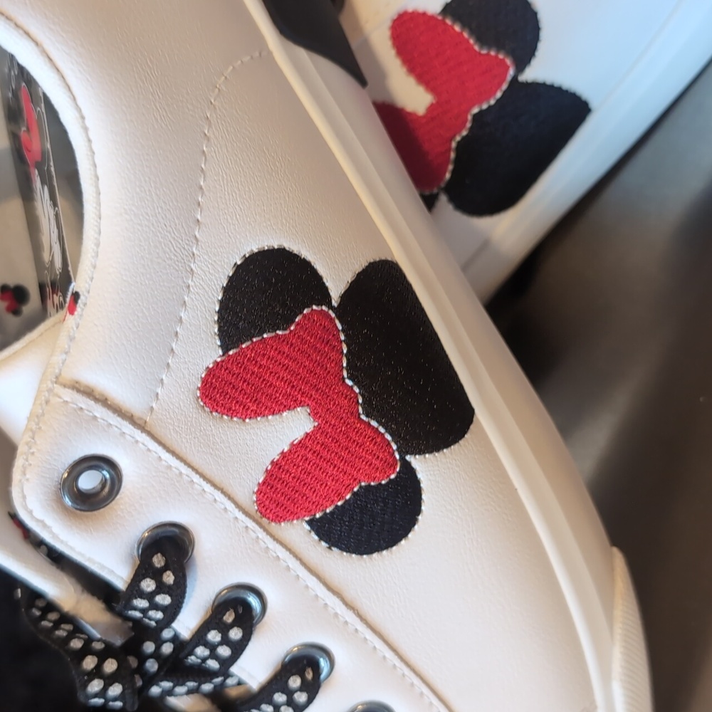 Disney Minnie Mouse White Sneakers with Black and Red Accents - Picture 2 of 6